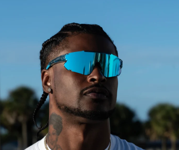 Los Reyes’ ELEVATE "BLUE RAZ"